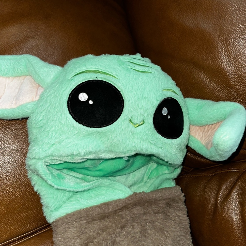EUC! Star Wars baby yoda blanket.